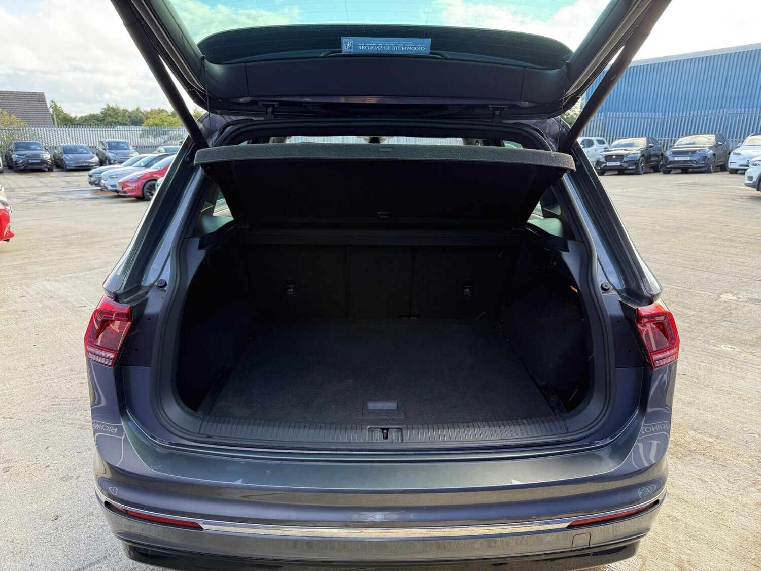 Used Volkswagen Tiguan 2019 for sale - 75987379: Photo 22
