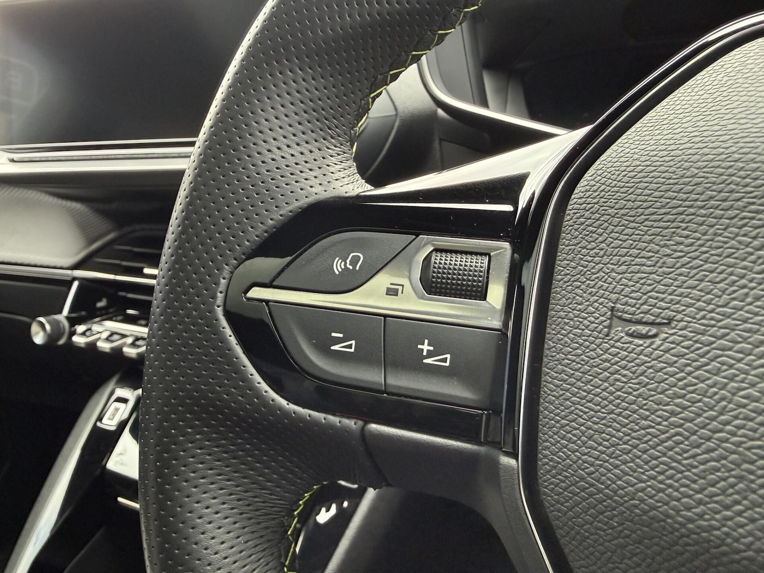 Used Peugeot 2008 2021 for sale - 77733804: Photo 33