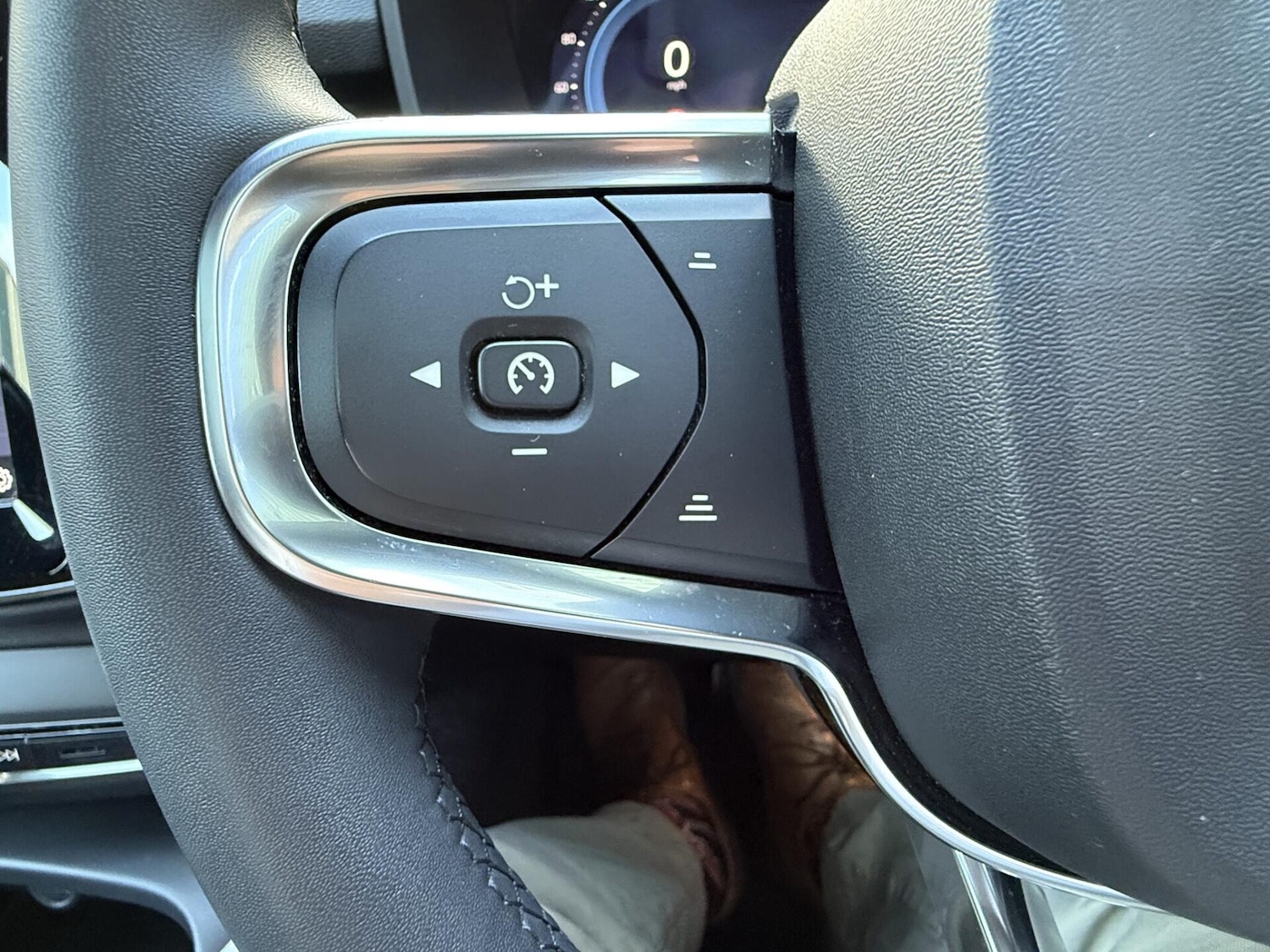 Used Volvo C40 2022 for sale - 76040310: Photo 28