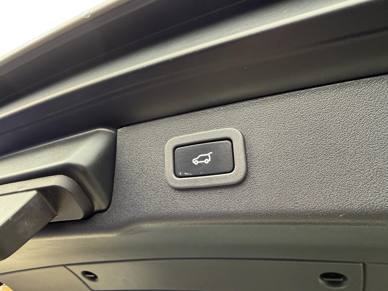 Used Jaguar XF 2018 for sale - 77947174: Photo 22