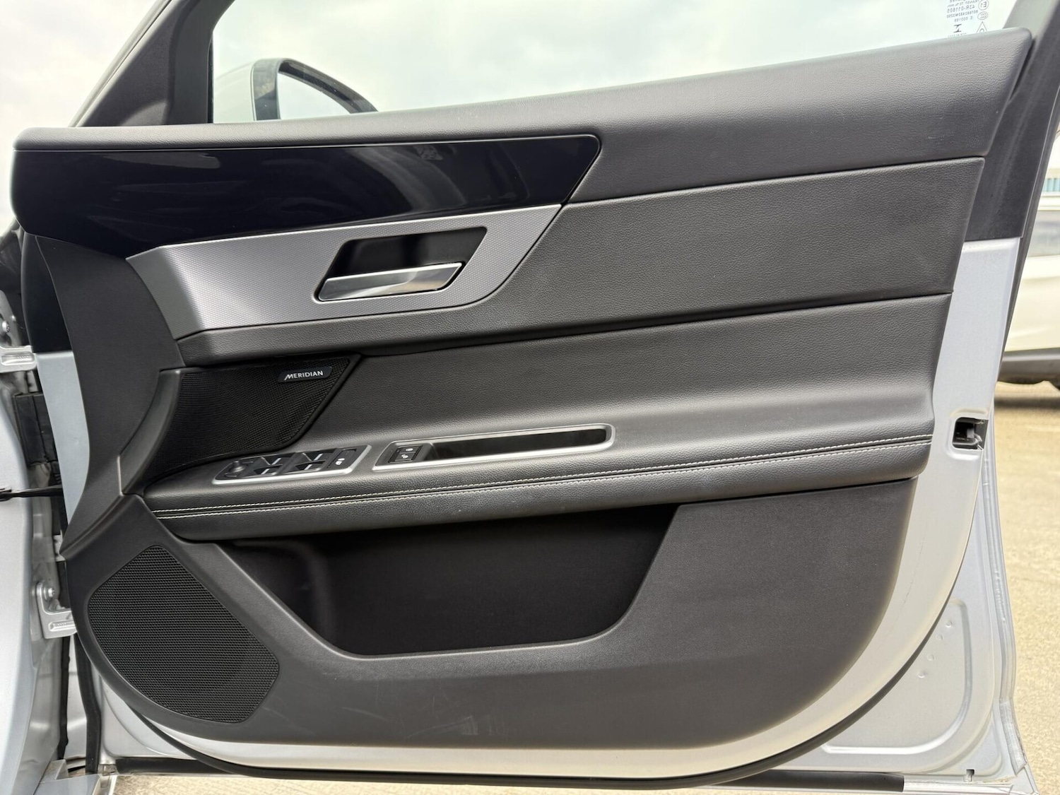 Used Jaguar XF 2018 for sale - 77947174: Photo 29