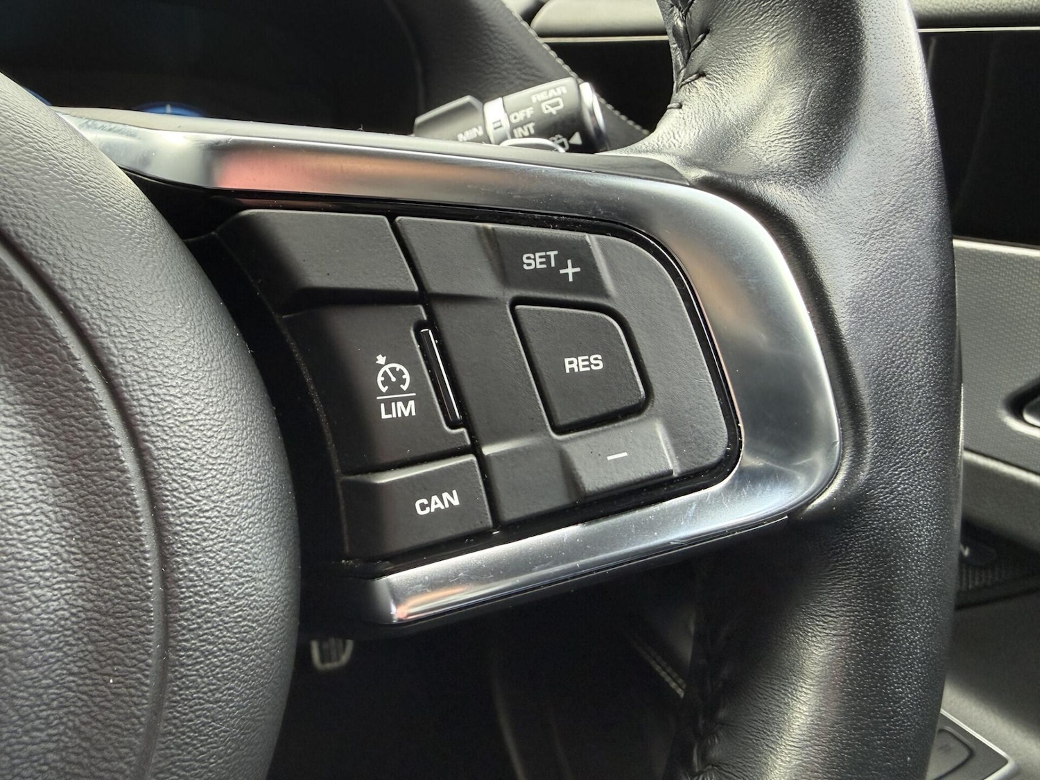 Used Jaguar XF 2018 for sale - 77947174: Photo 32