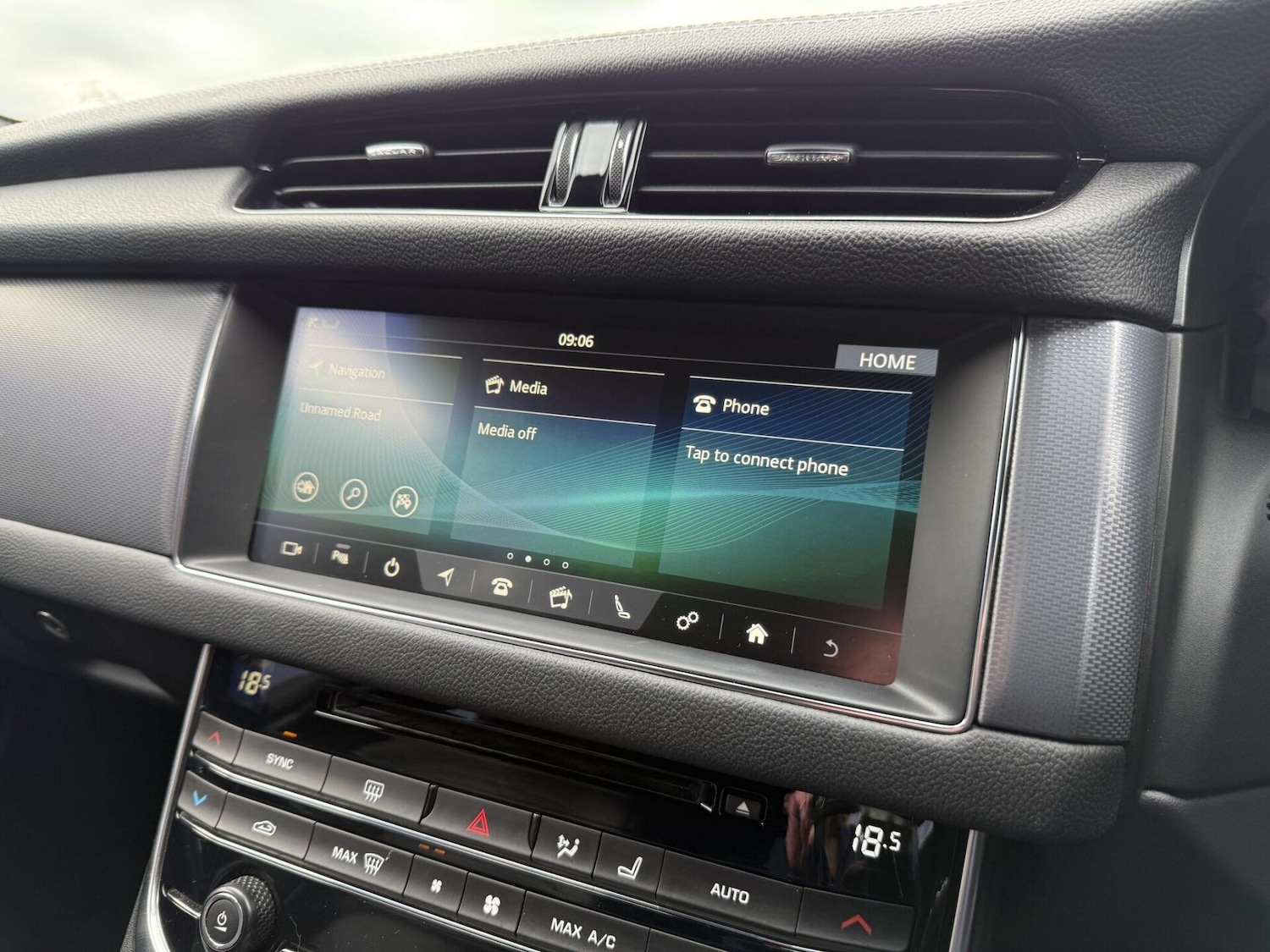 Used Jaguar XF 2018 for sale - 77947174: Photo 38