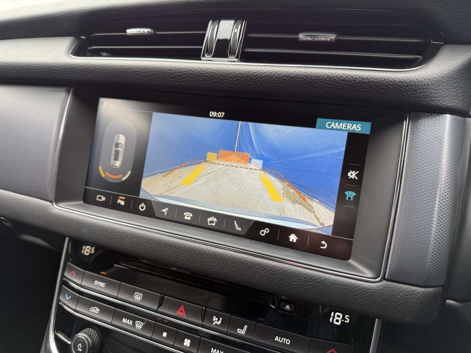 Used Jaguar XF 2018 for sale - 77947174: Photo 40