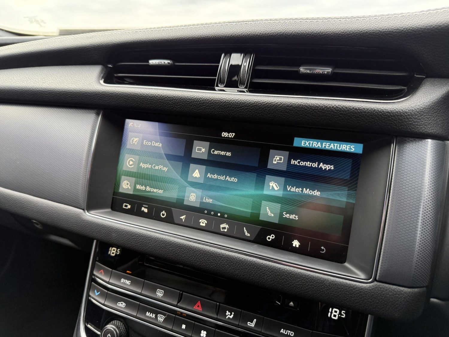 Used Jaguar XF 2018 for sale - 77947174: Photo 41