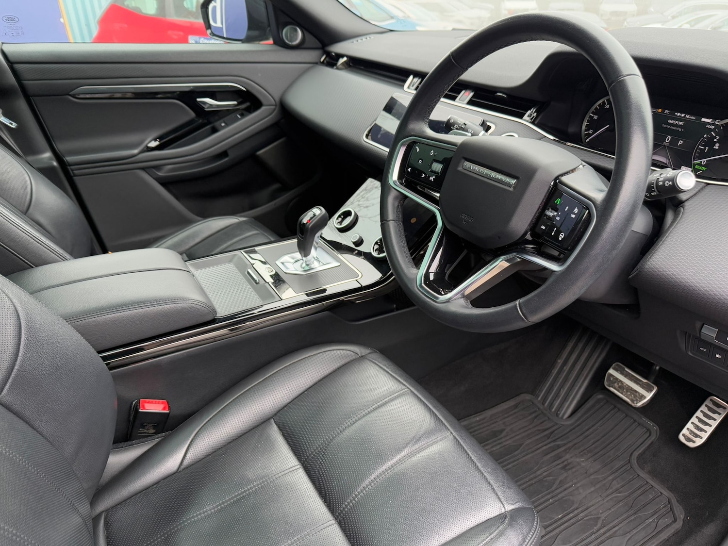 Used Land Rover Range Rover Evoque 2022 for sale - 77208245: Photo 2