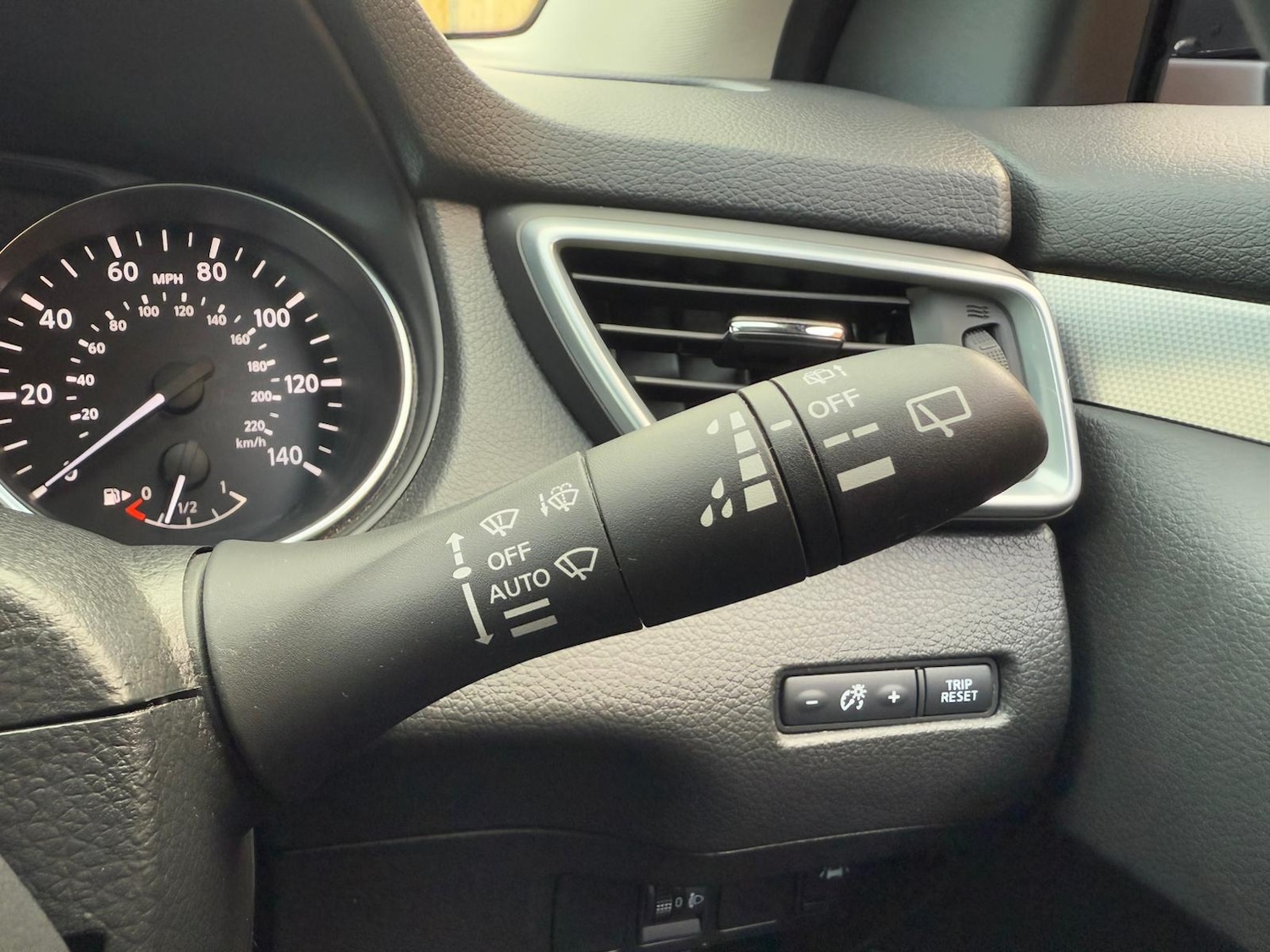 Used Nissan Qashqai 2017 for sale - 77208269: Photo 28