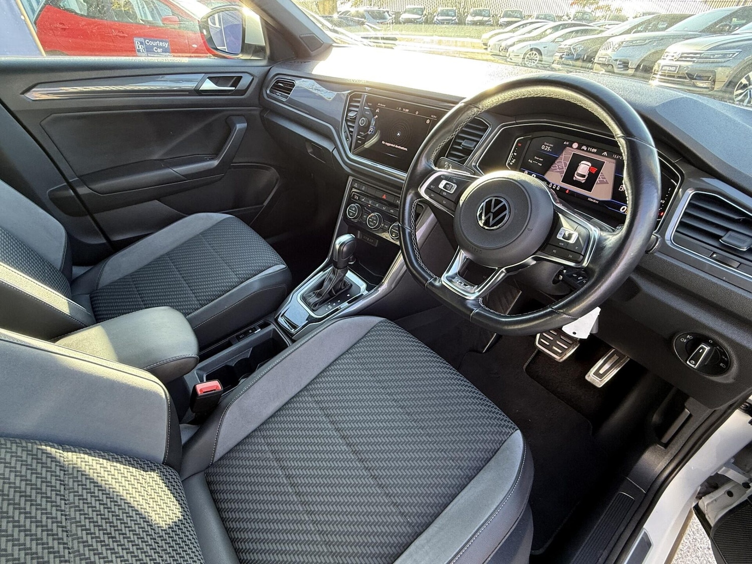 Used Volkswagen T-Roc 2021 for sale - 76343820: Photo 3