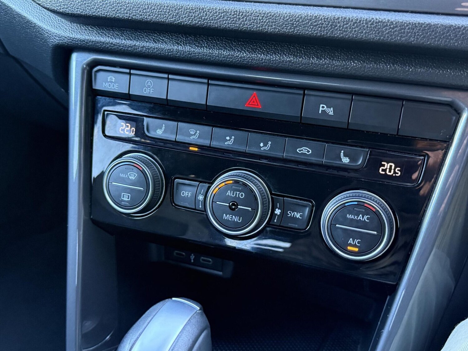 Used Volkswagen T-Roc 2021 for sale - 76343820: Photo 31