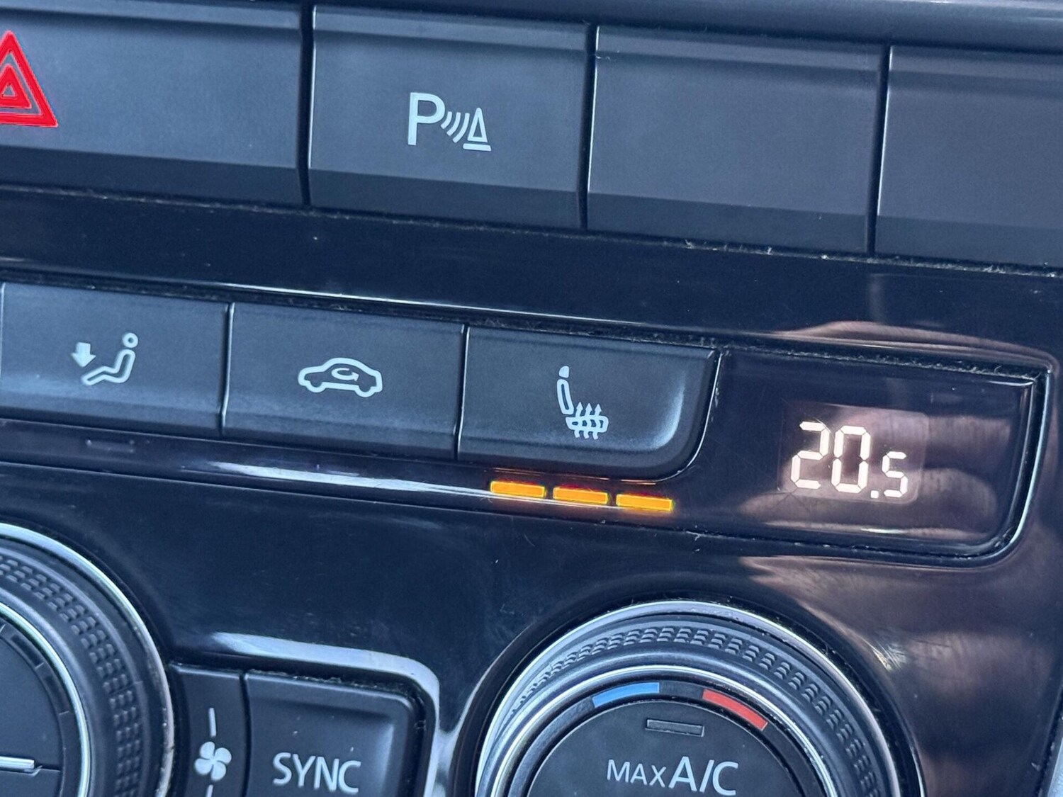 Used Volkswagen T-Roc 2021 for sale - 76343820: Photo 32