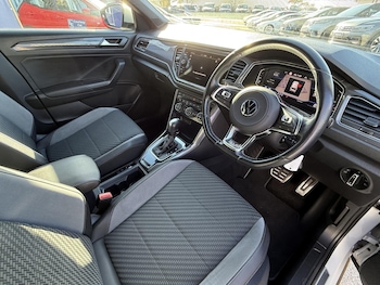 Used Volkswagen T-Roc 2021 for sale - 76343820: Photo
