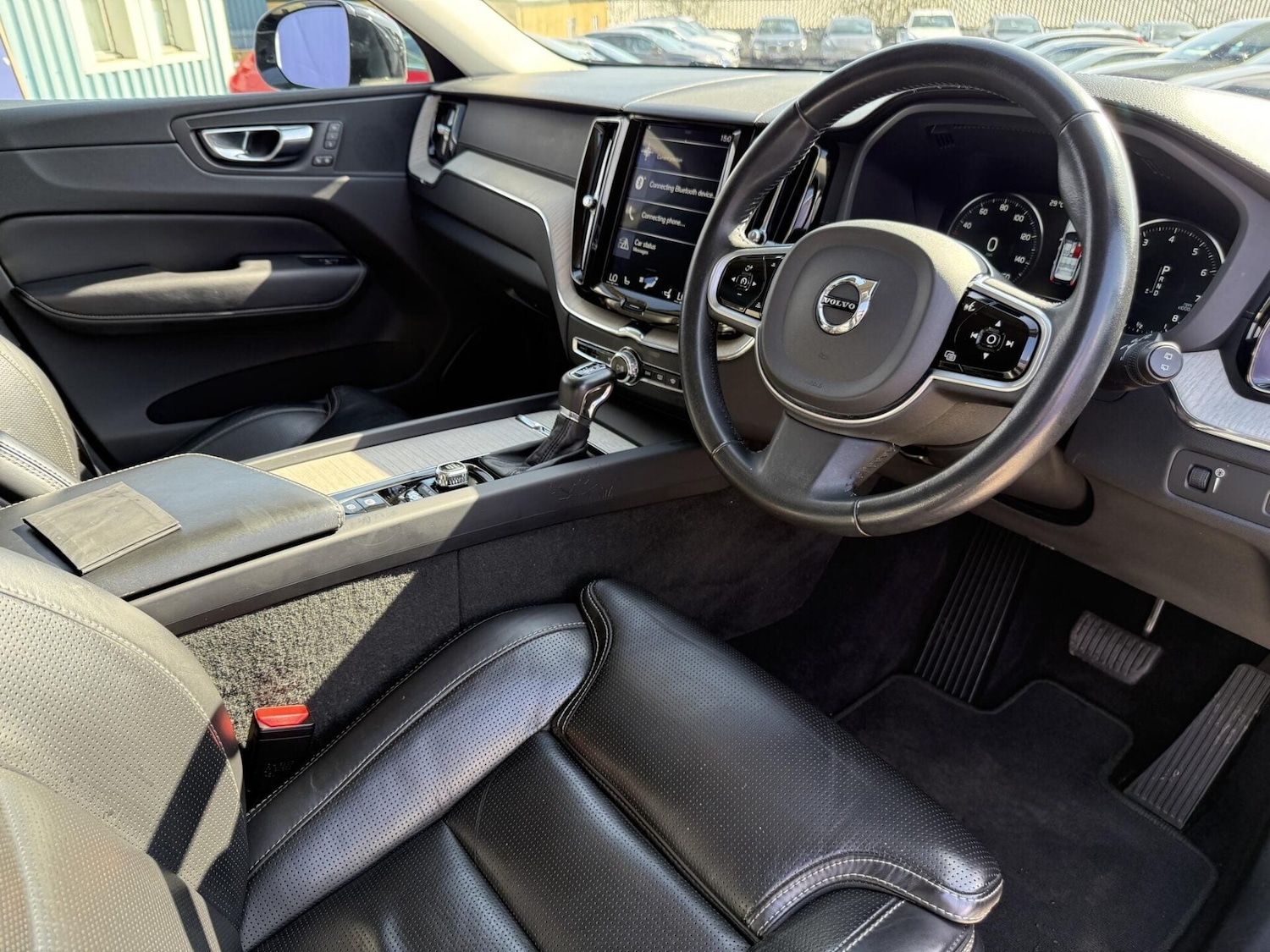 Used Volvo XC60 2019 for sale - 78176271: Photo 3