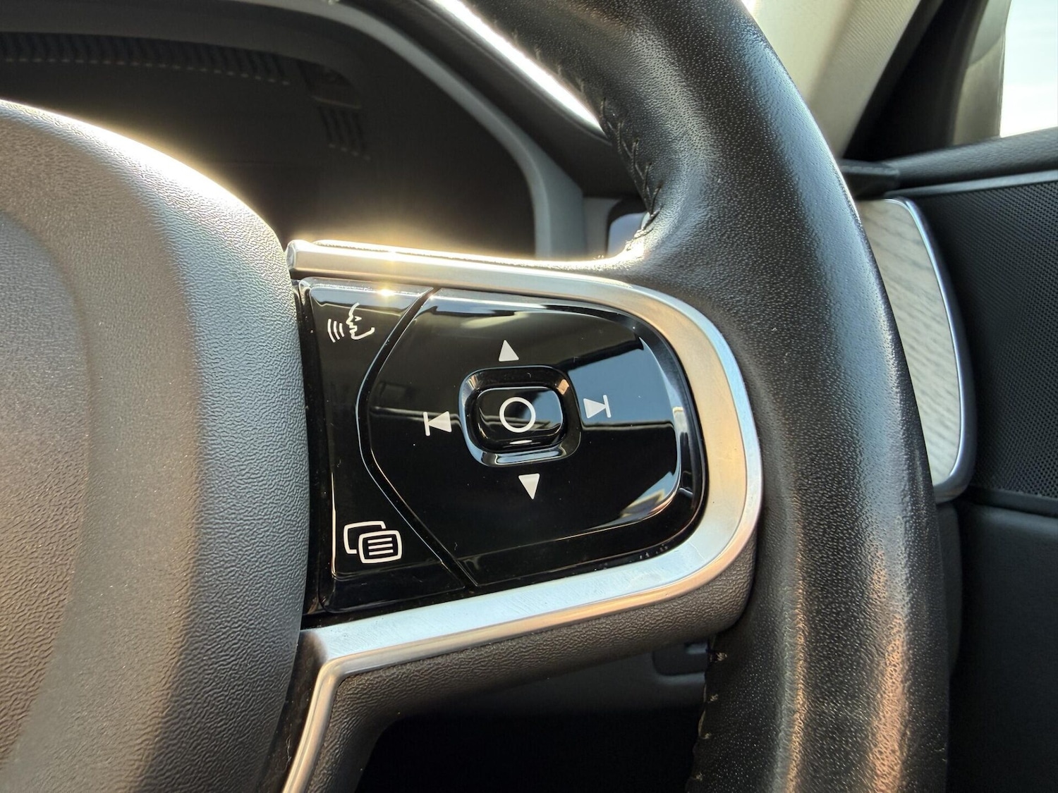 Used Volvo XC60 2019 for sale - 78176271: Photo 34