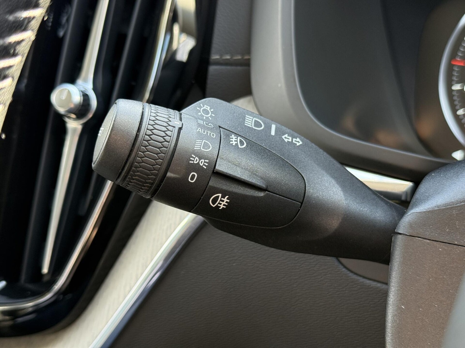 Used Volvo XC60 2019 for sale - 78176271: Photo 38