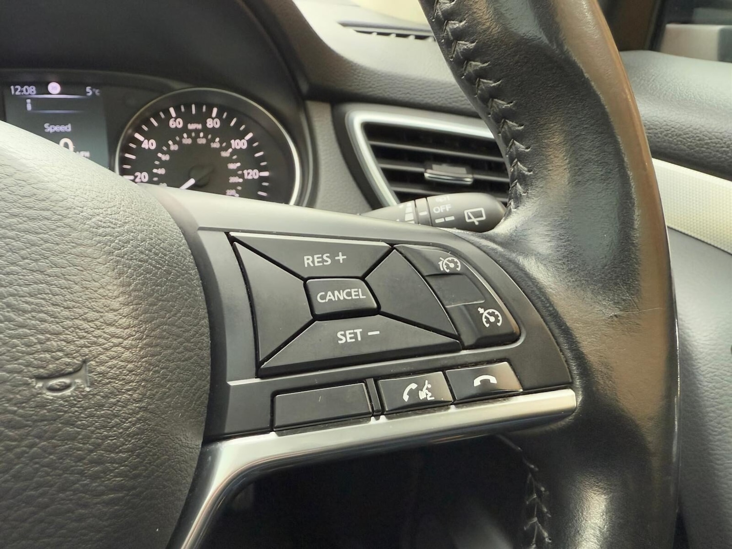 Used Nissan Qashqai 2018 for sale - 76710640: Photo 29