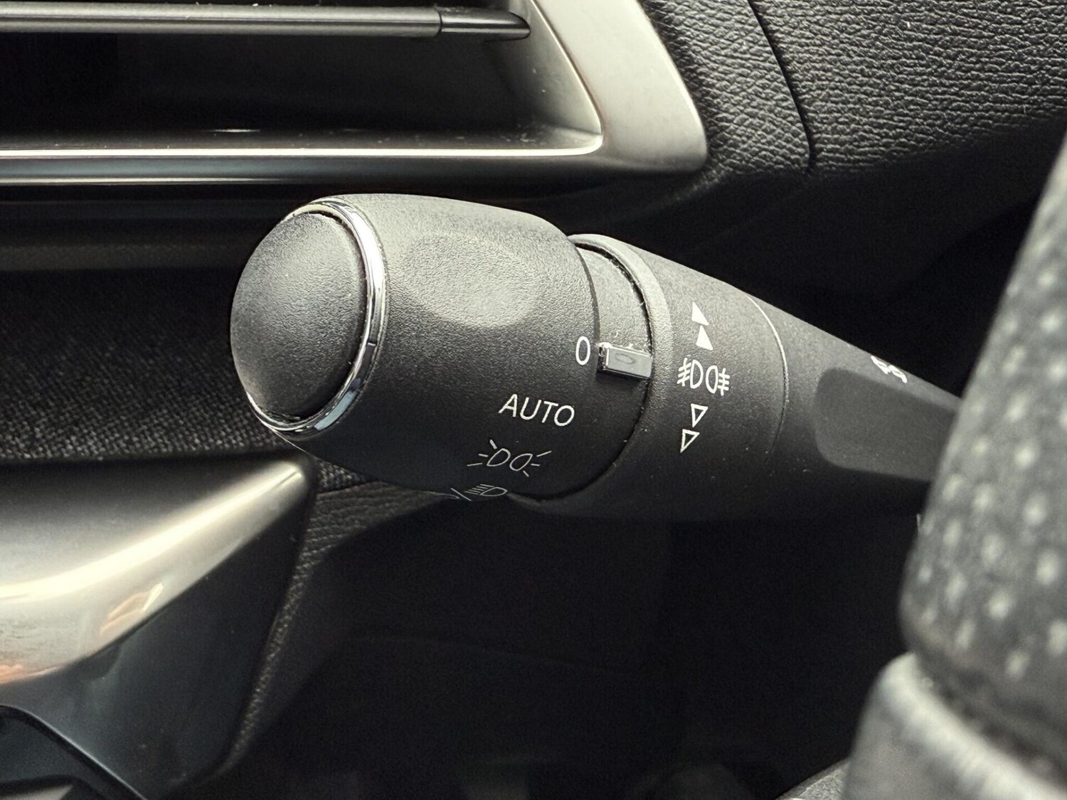 Used Peugeot 3008 2018 for sale - 76119907: Photo 30