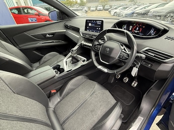 Used Peugeot 3008 2018 for sale - 76119907: Photo 3