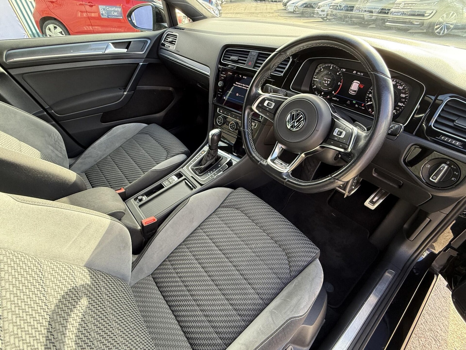 Used Volkswagen Golf 2020 for sale - 76343825: Photo 3