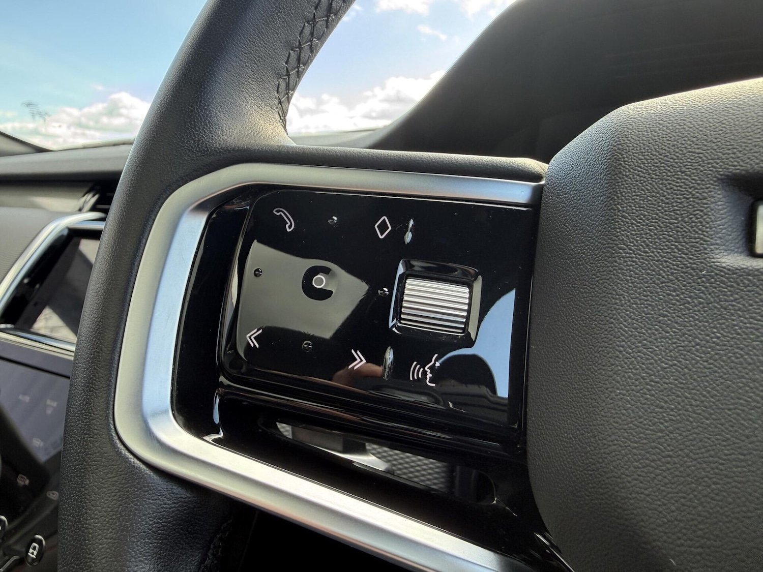 Used Land Rover Discovery Sport 2022 for sale - 78111887: Photo 34