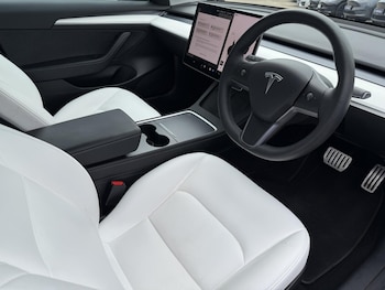 Used Tesla Model 3 2023 for sale - 78353100: Photo