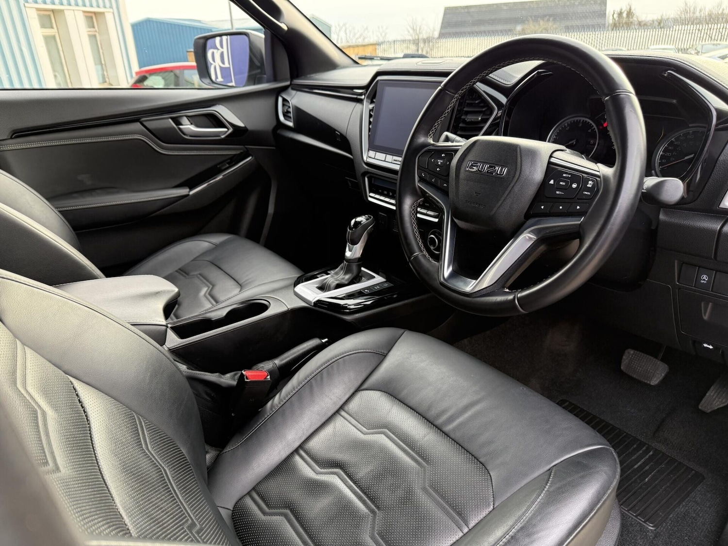 Used Isuzu D-Max 2023 for sale - 77148011: Photo 24