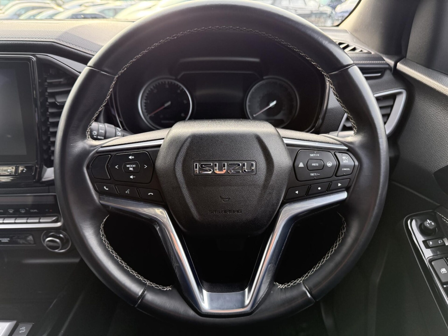 Used Isuzu D-Max 2023 for sale - 77148011: Photo 27