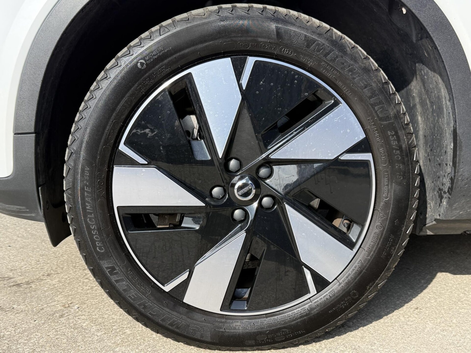 Used Volvo XC40 2023 for sale - 77947179: Photo 18