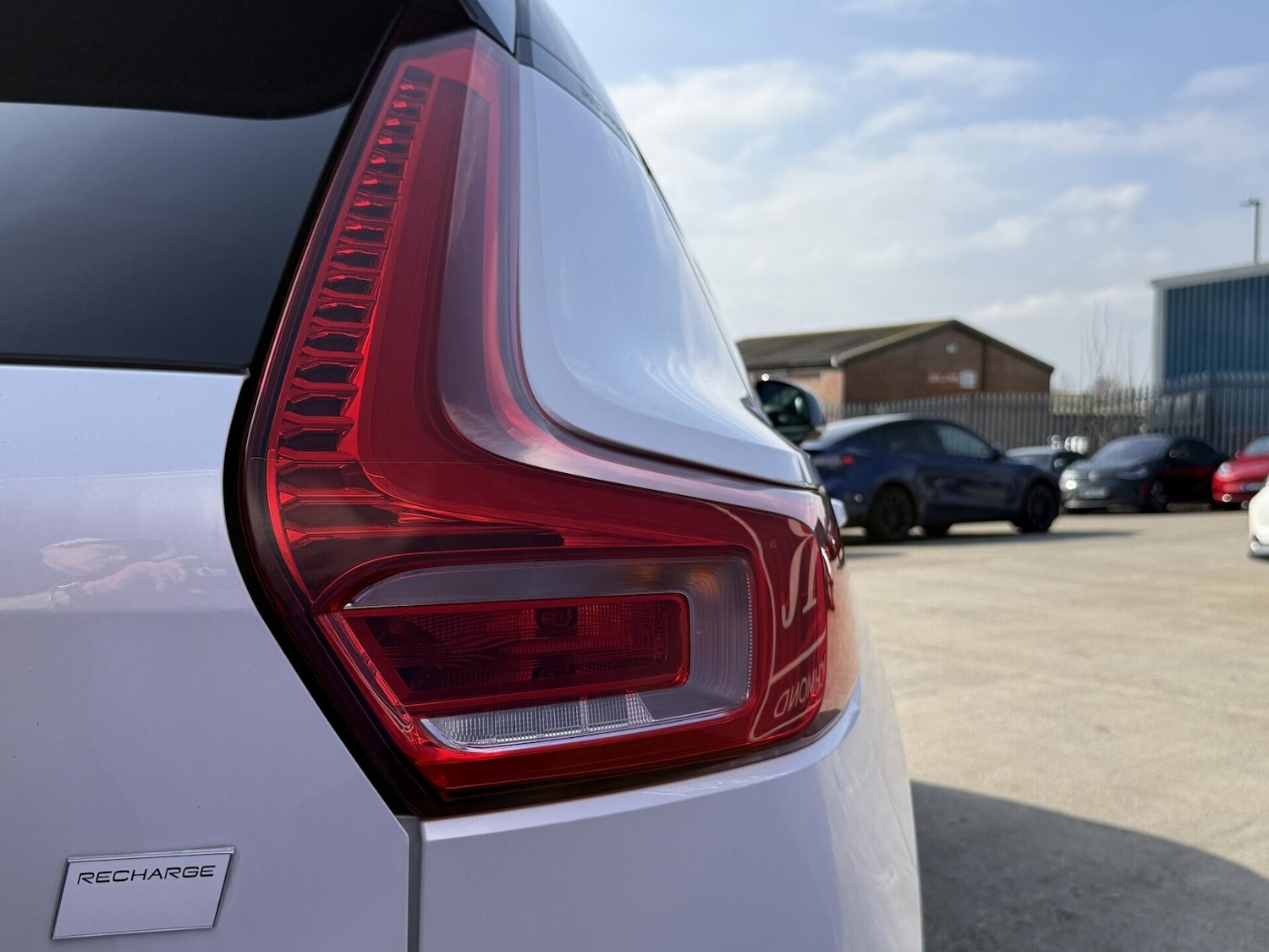 Used Volvo XC40 2023 for sale - 77947179: Photo 19