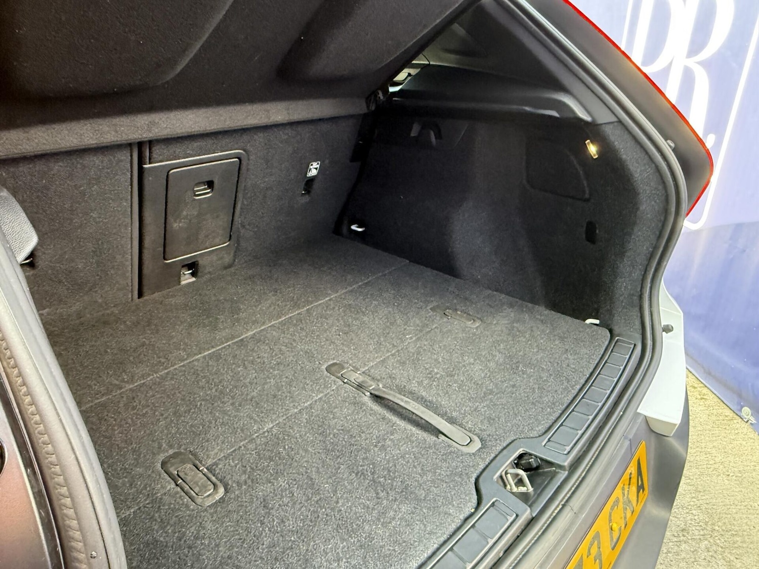 Used Volvo XC40 2023 for sale - 77947179: Photo 21