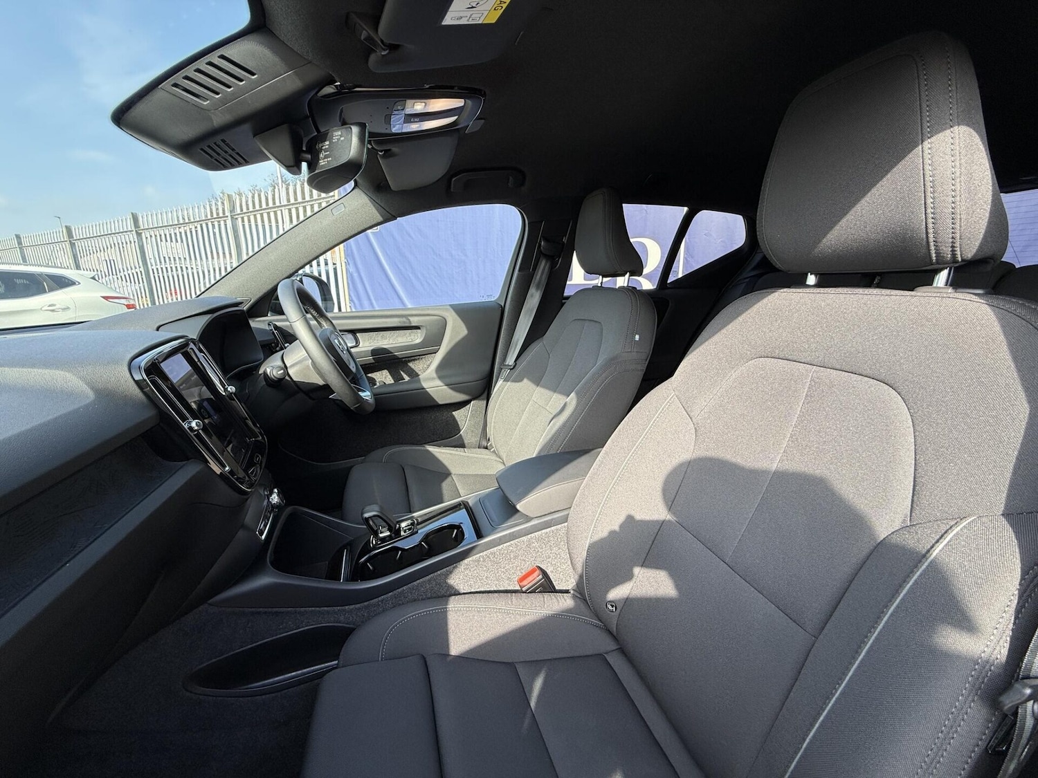 Used Volvo XC40 2023 for sale - 77947179: Photo 28