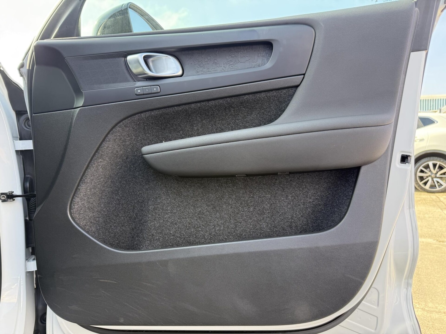 Used Volvo XC40 2023 for sale - 77947179: Photo 32