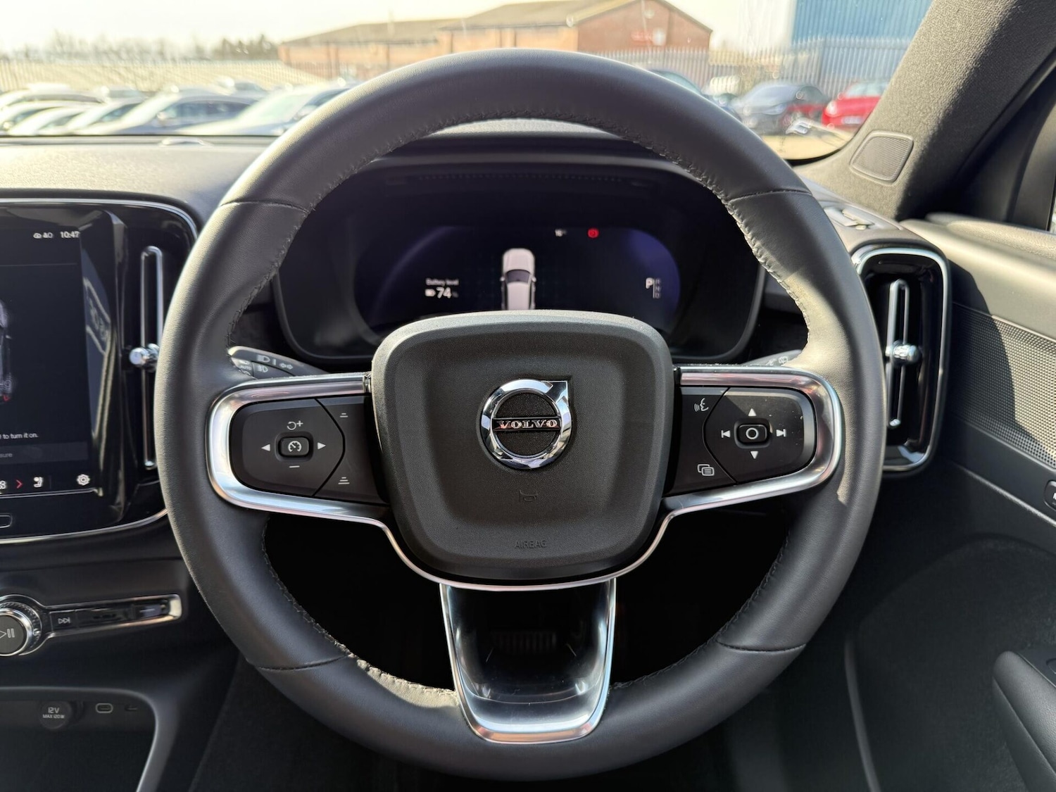 Used Volvo XC40 2023 for sale - 77947179: Photo 34