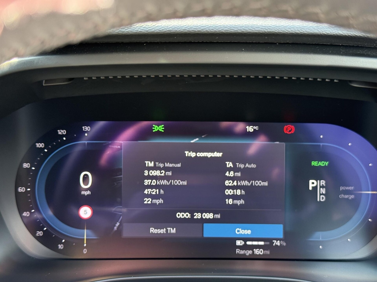 Used Volvo XC40 2023 for sale - 77947179: Photo 40