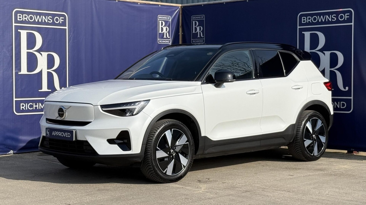 Used Volvo XC40 2023 for sale - 77947179: Photo 9