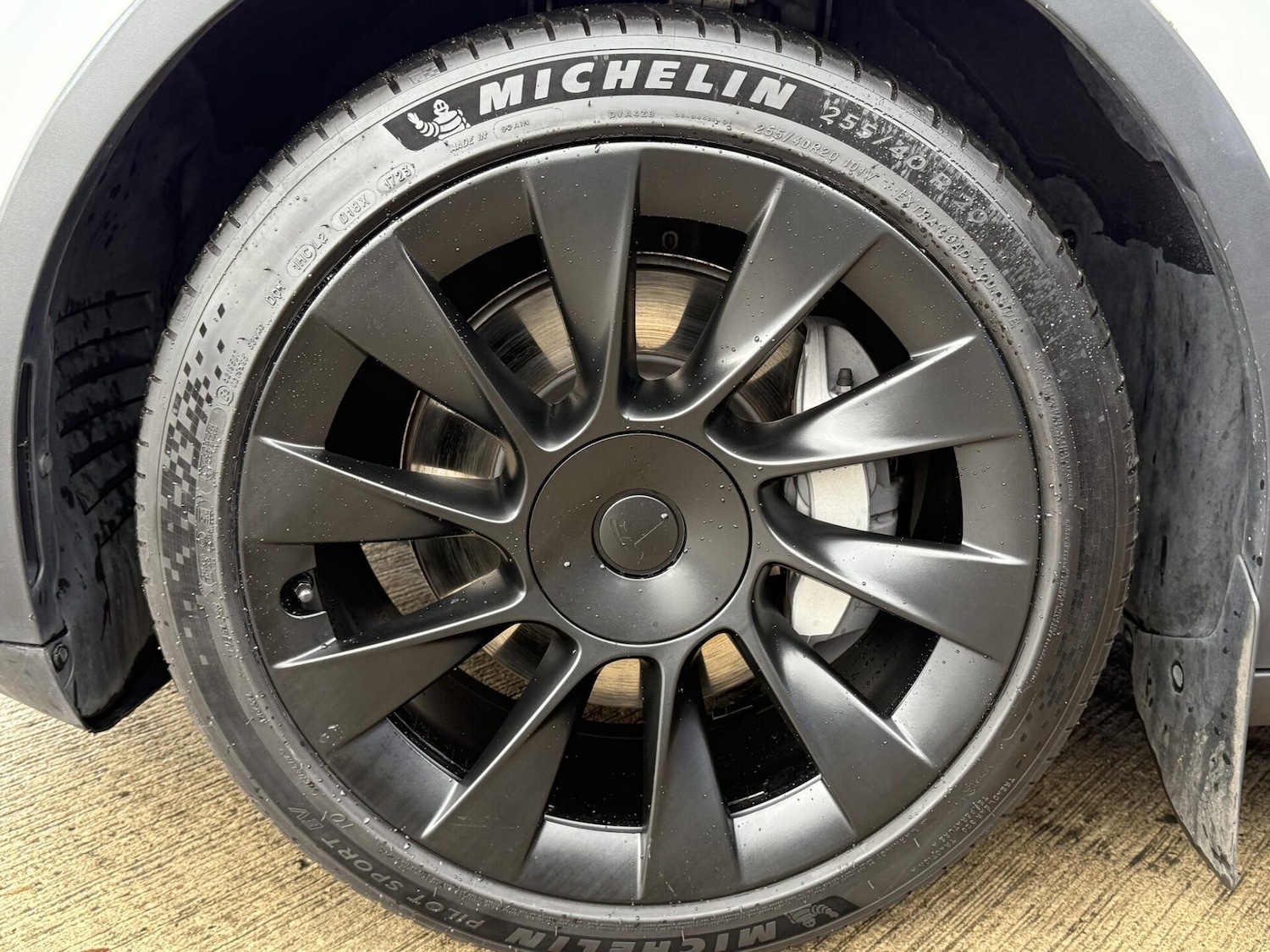 Used Tesla Model Y 2023 for sale - 76909353: Photo 17