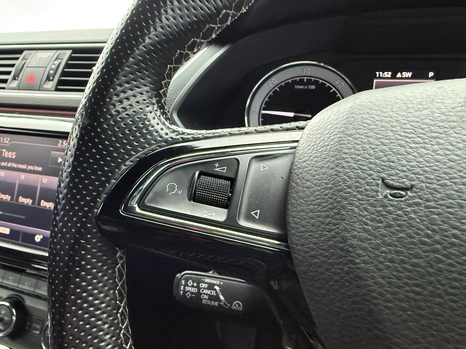 Used Skoda Superb 2017 for sale - 77364838: Photo 31