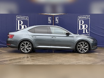 Used Skoda Superb 2017 for sale - 77364838: Photo