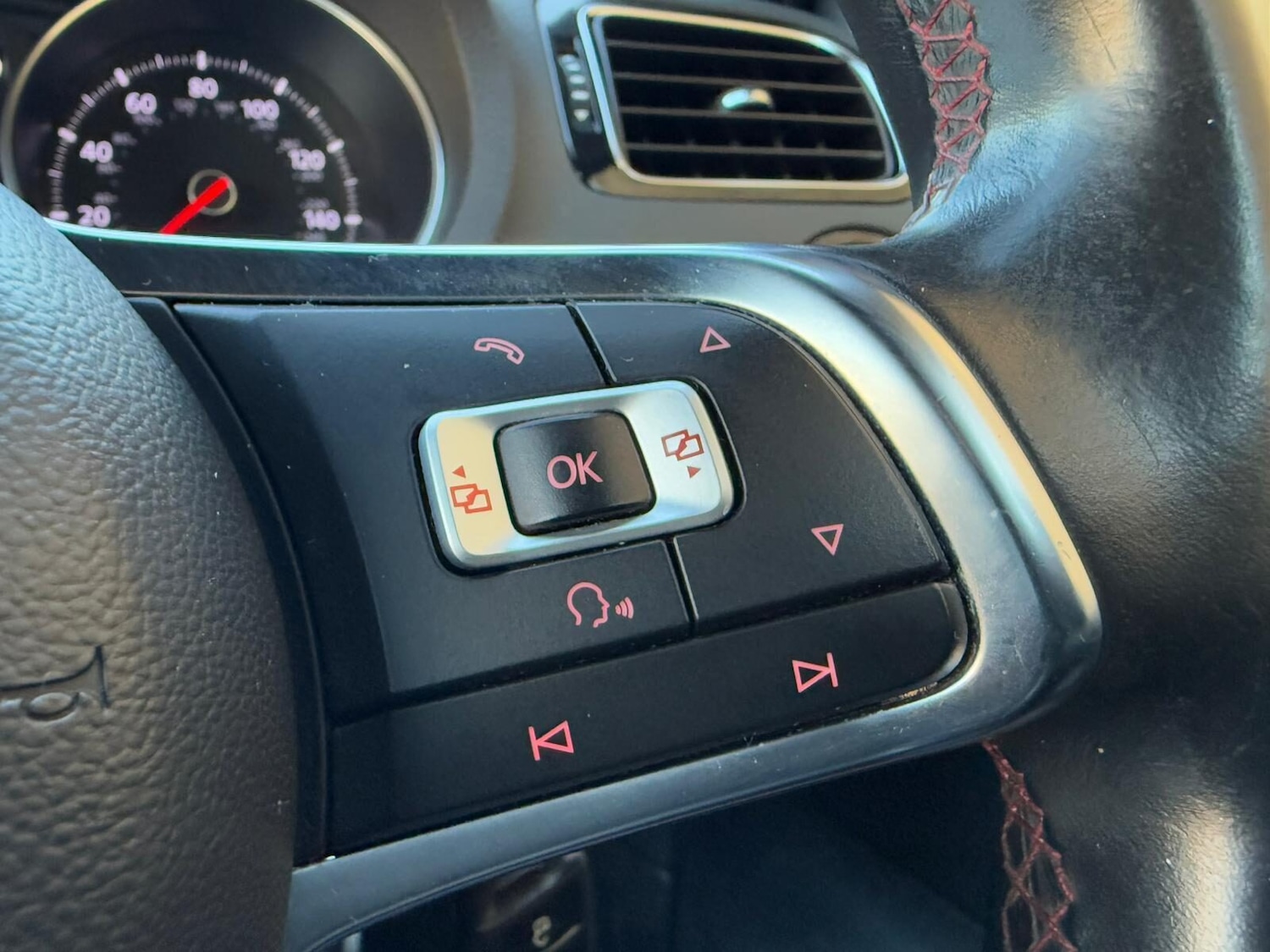 Used Volkswagen Polo 2015 for sale - 76739402: Photo 31