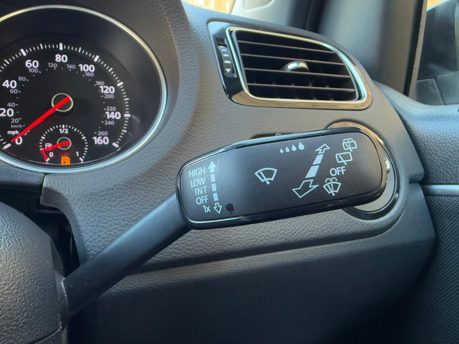 Used Volkswagen Polo 2015 for sale - 76739402: Photo 33