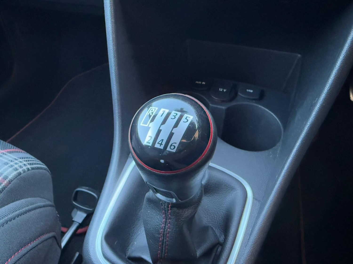 Used Volkswagen Polo 2015 for sale - 76739402: Photo 39