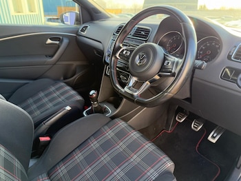 Used Volkswagen Polo 2015 for sale - 76739402: Photo