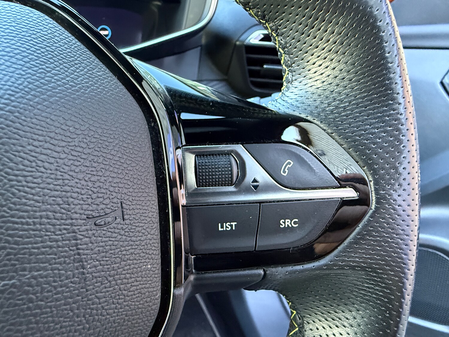 Used Peugeot 2008 for sale - 77208211: Photo 24