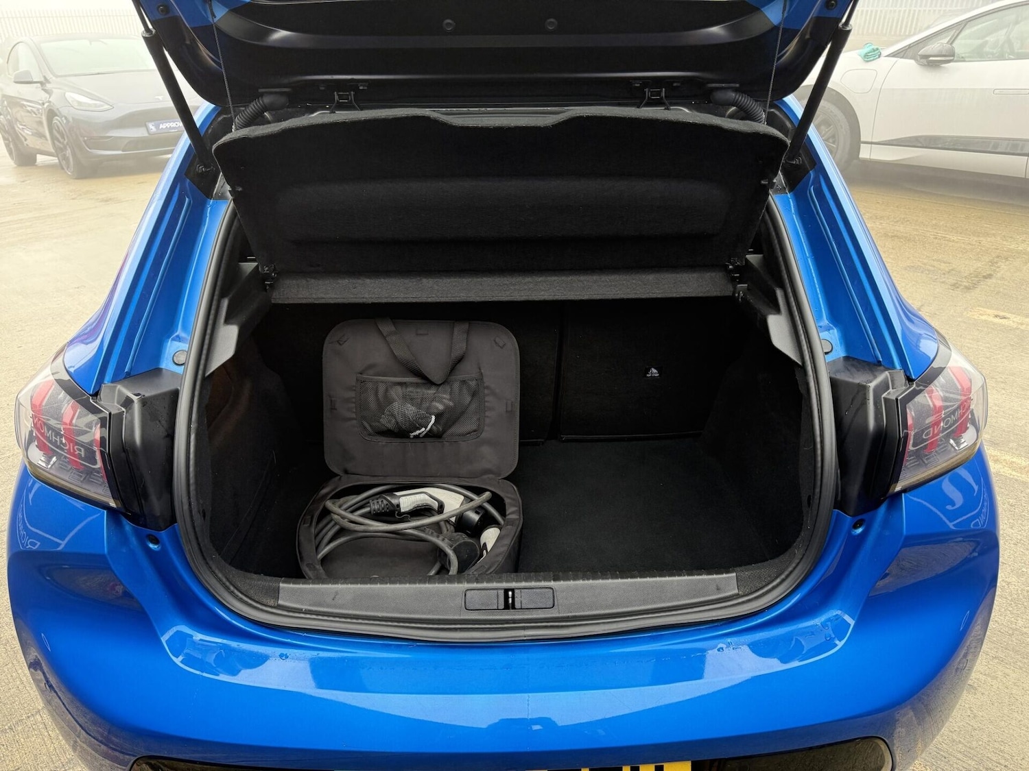 Used Peugeot 208 2021 for sale - 77014127: Photo 20