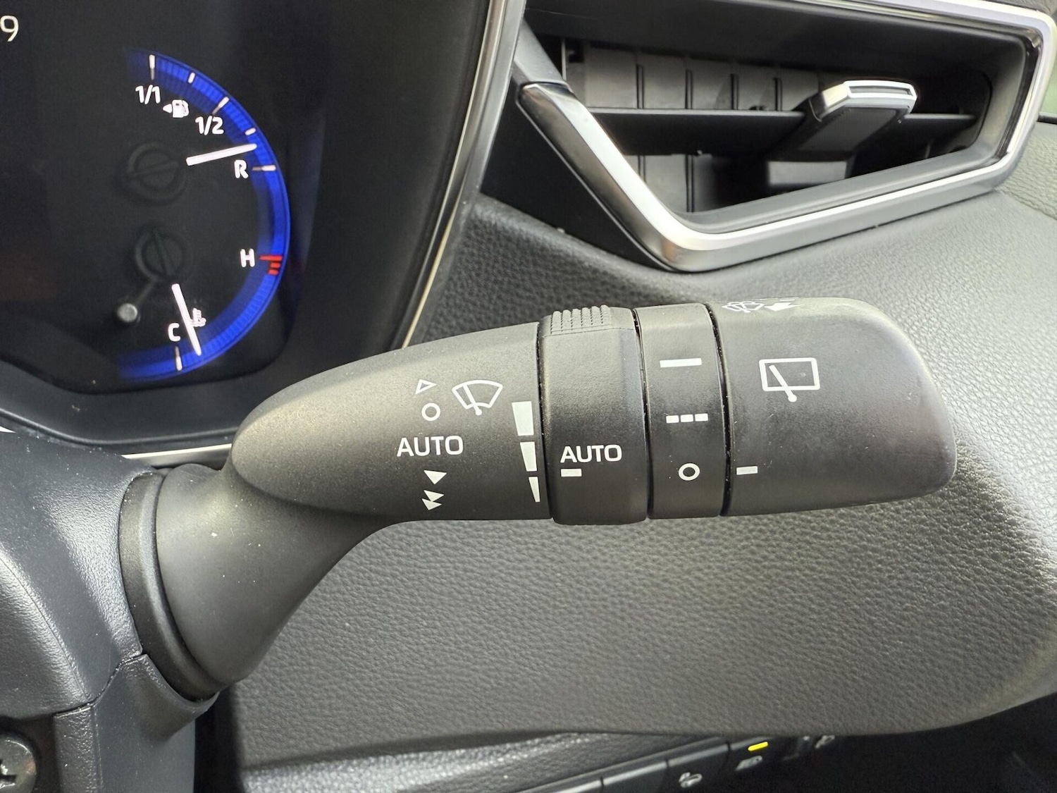 Used Toyota Corolla 2019 for sale - 76207603: Photo 28