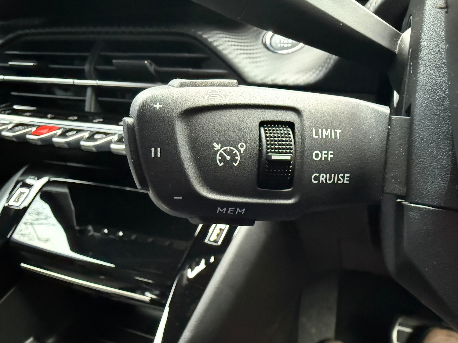 Used Peugeot E-208 for sale - 77208252: Photo 32