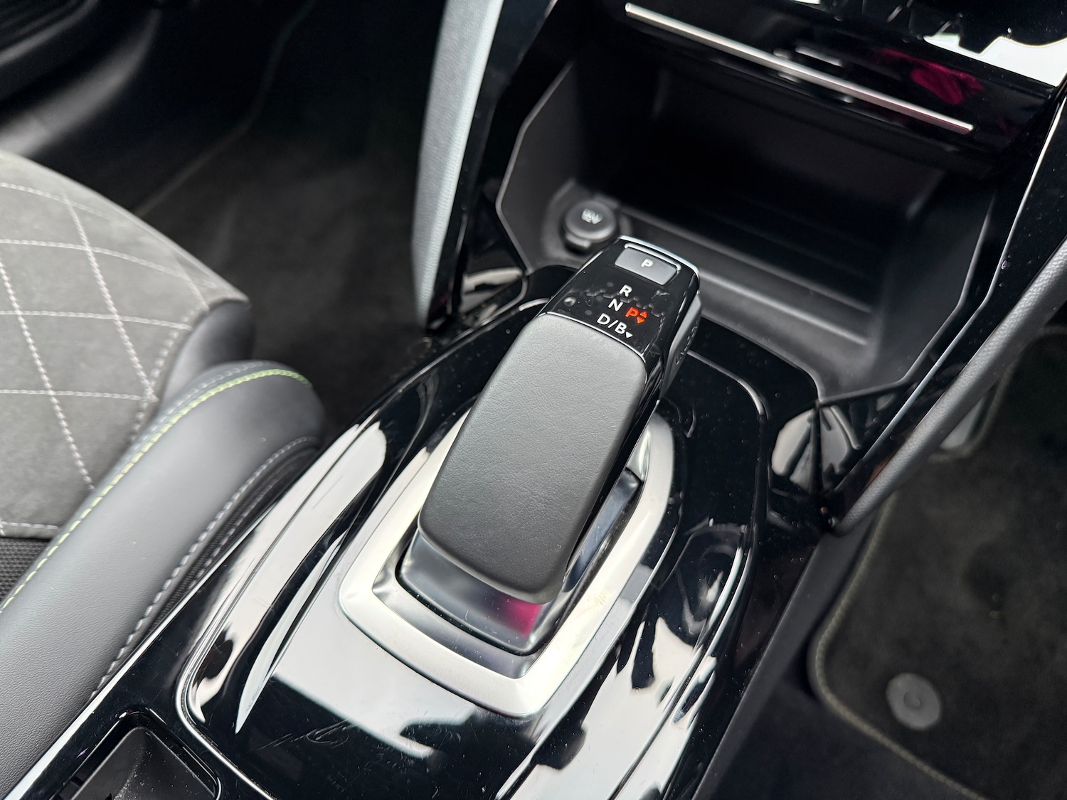 Used Peugeot E-208 for sale - 77208252: Photo 40