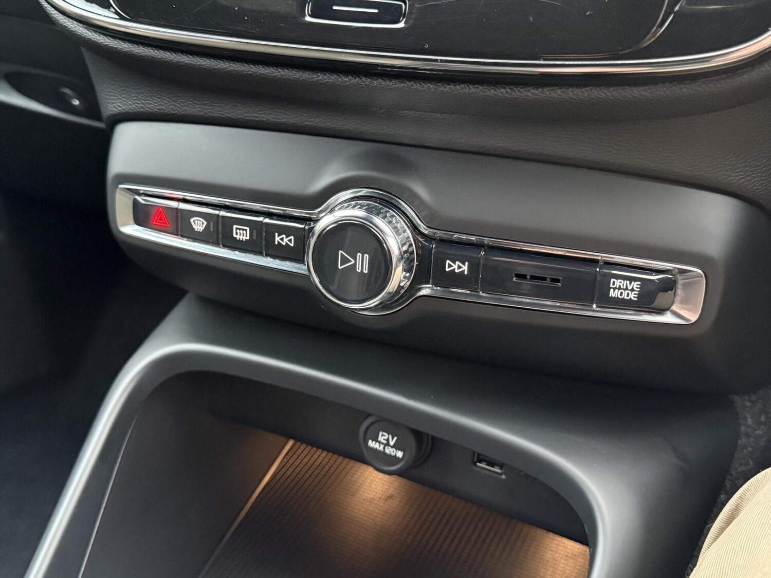 Used Volvo XC40 2020 for sale - 75650568: Photo 36