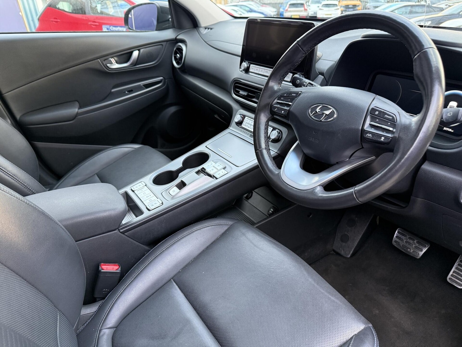Used Hyundai KONA 2023 for sale - 77728980: Photo 3