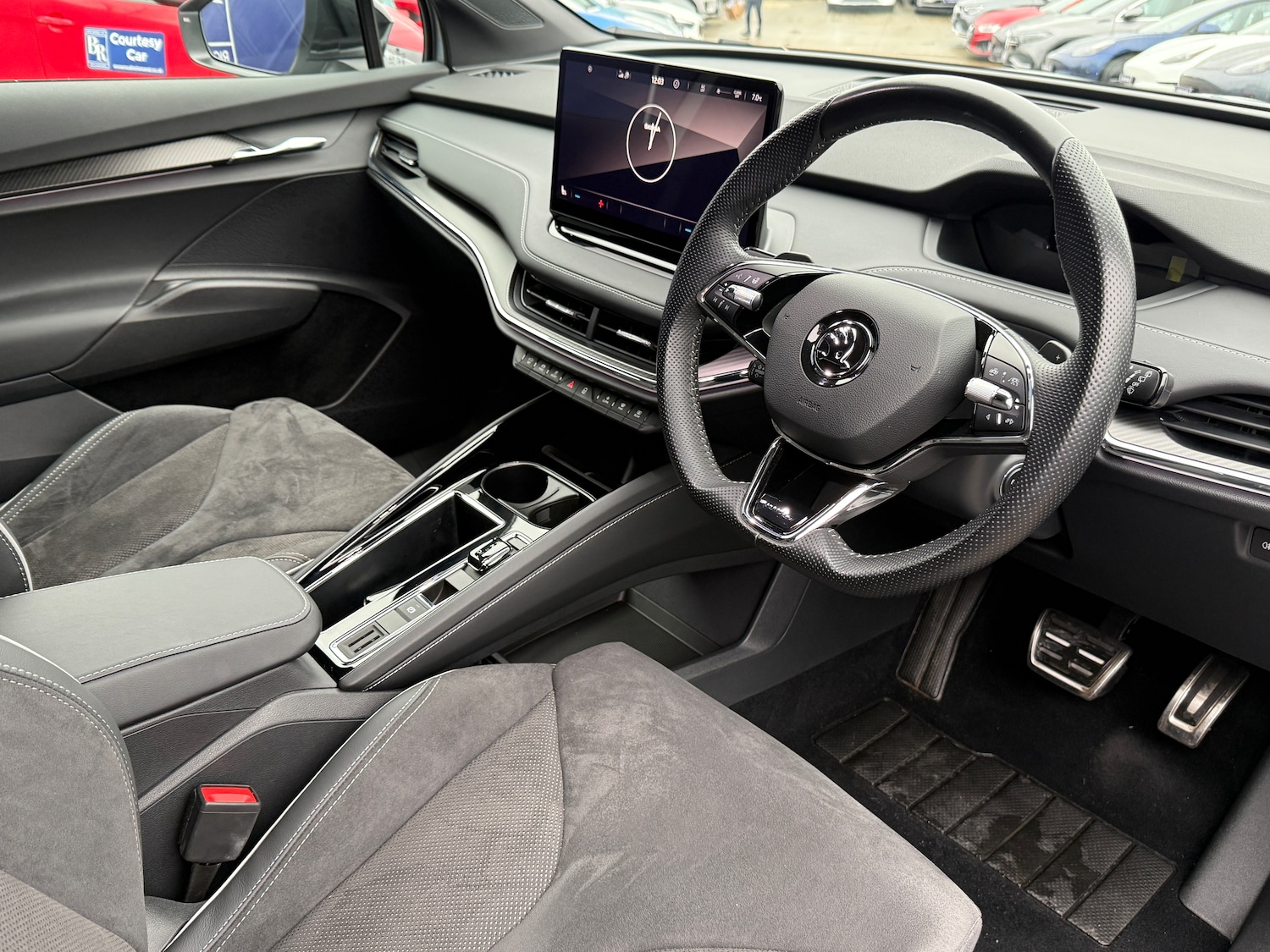 Used Skoda Enyaq 2023 for sale - 77208247: Photo 2