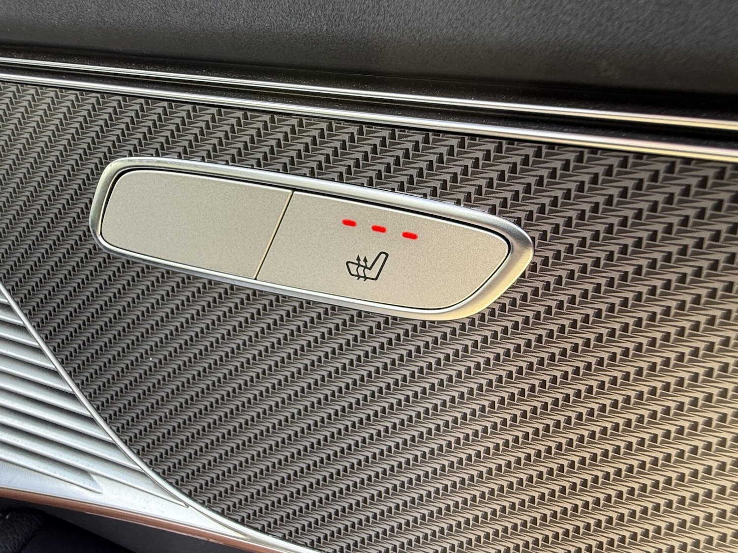 Used Mercedes-Benz EQC 2022 for sale - 76406112: Photo 25